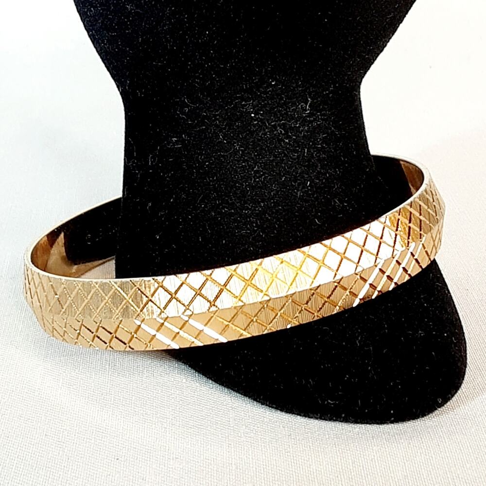 1960s-1970s Monet Crisscross Etched Diamond Pattern Gold Tone Bangle Bracelet